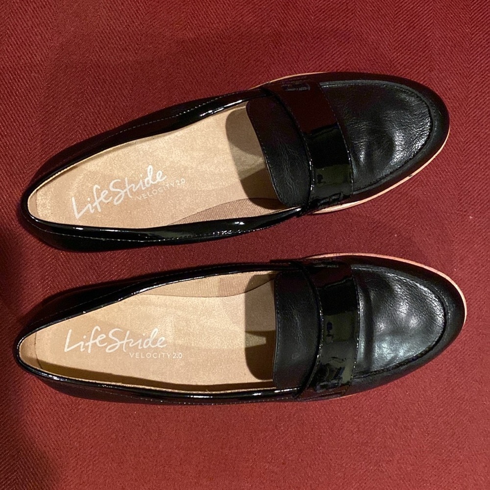 NIB Women's Life Stride Black Slip On Penny Loafer Zee, women shoe size 9 Medium